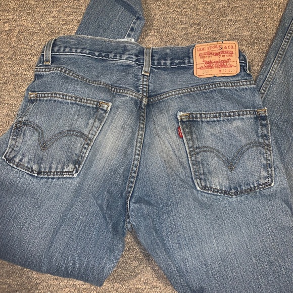 Men’s Levi Jeans - Picture 2 of 5